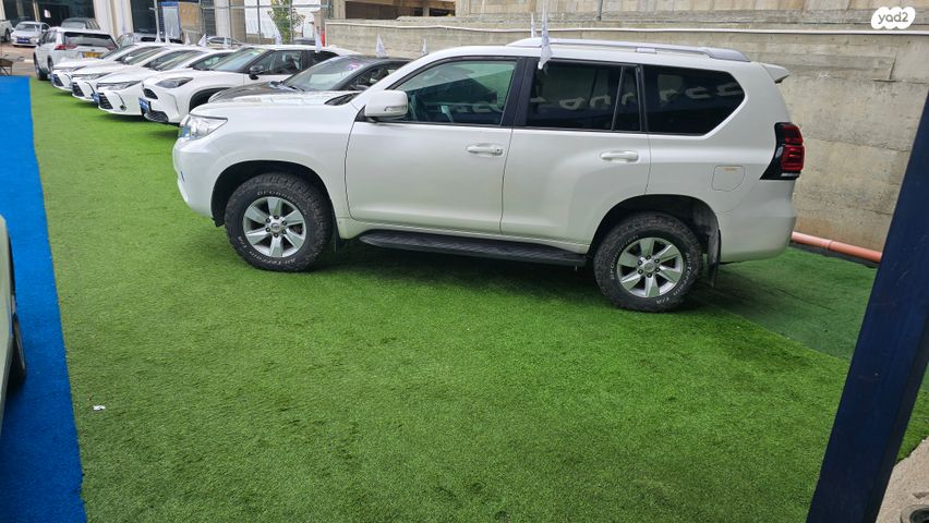 טויוטה לנד קרוזר