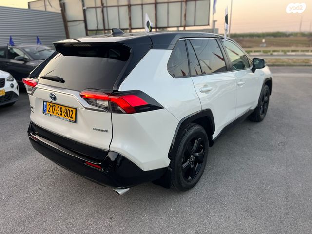 טויוטה RAV4