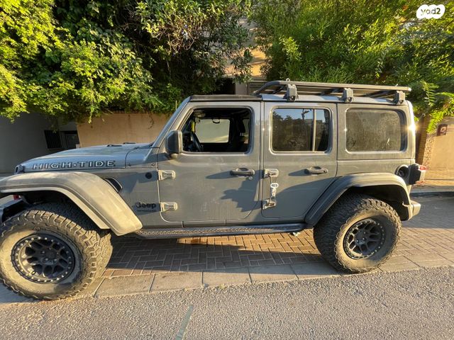 מודעת רכב ג'יפ רנגלר