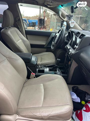 טויוטה לנד קרוזר