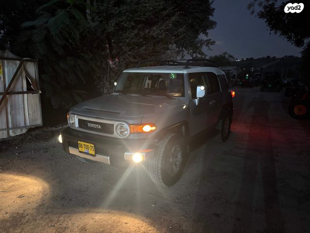 מודעת רכב טויוטה FJ קרוזר