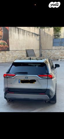 טויוטה RAV4