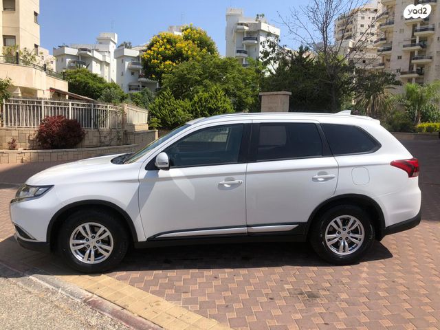 מיצובישי אאוטלנדר