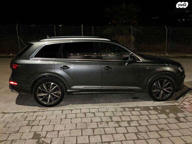 מודעת רכב אאודי Q7