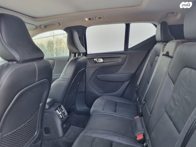 וולוו XC40
