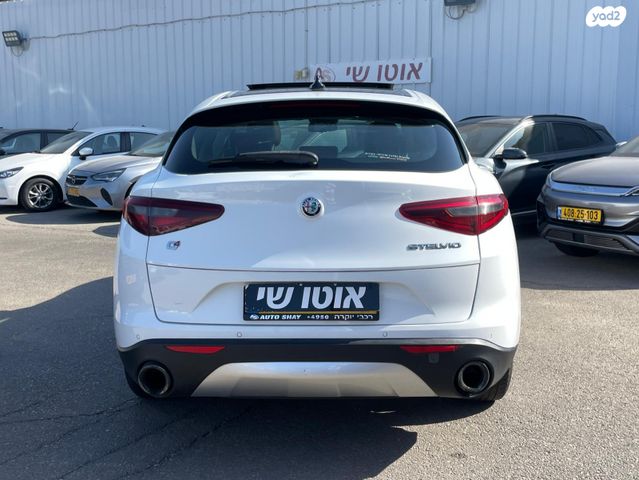 אלפא רומיאו סטלביו