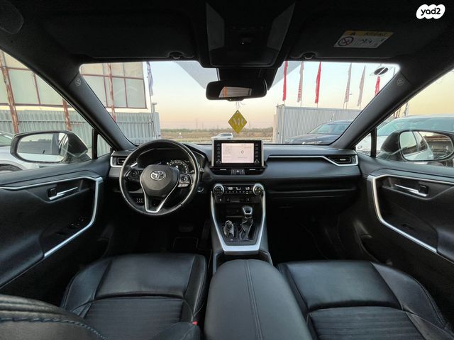 טויוטה RAV4