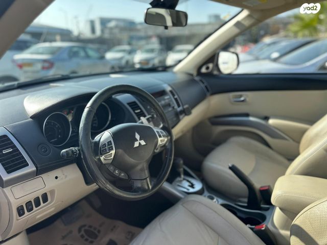 מיצובישי אאוטלנדר