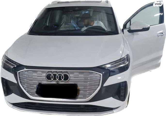 מודעת רכב אאודי Q4 e-tron