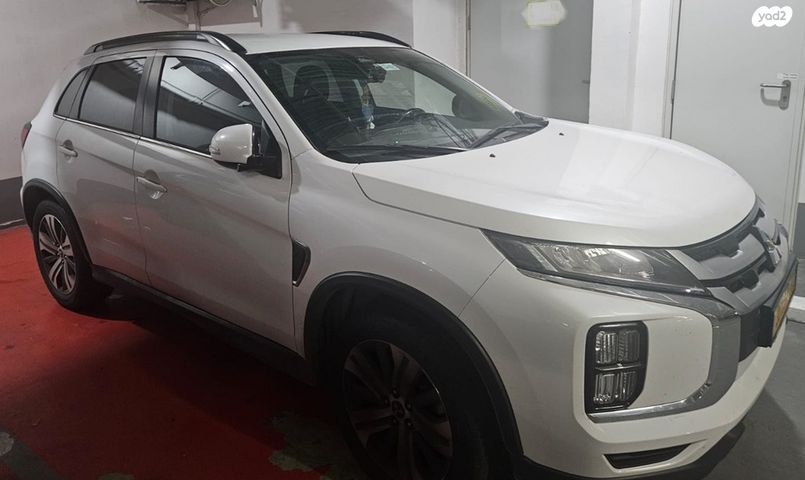 מודעת רכב מיצובישי ASX