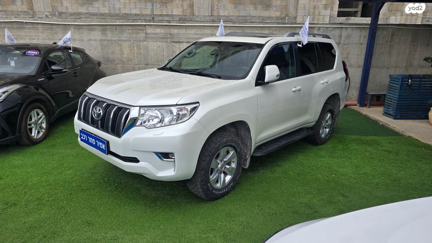 טויוטה לנד קרוזר