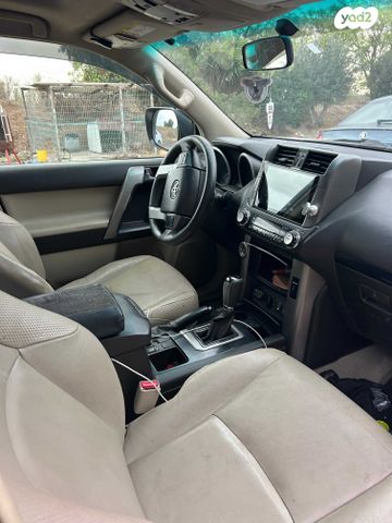 טויוטה לנד קרוזר