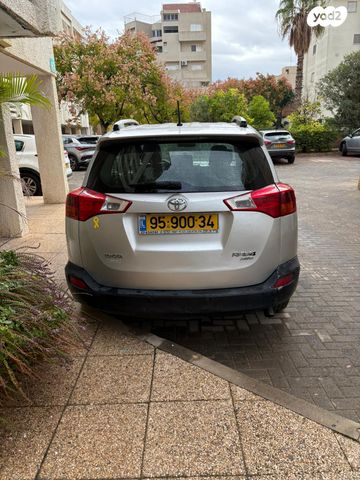 טויוטה RAV4