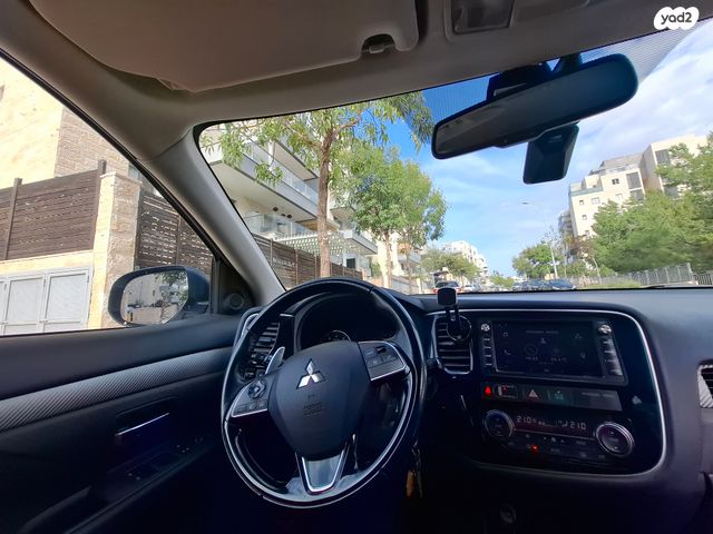 מיצובישי אאוטלנדר