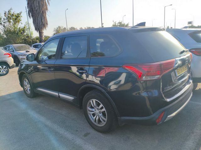 מיצובישי אאוטלנדר