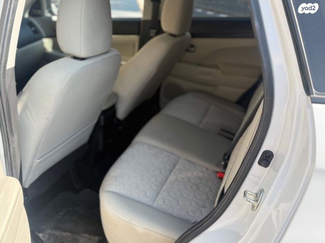 מודעת רכב מיצובישי ASX