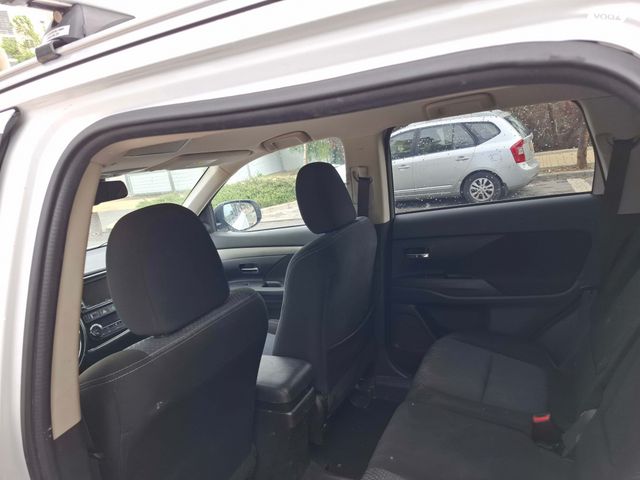 מיצובישי אאוטלנדר