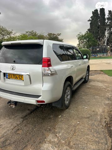 טויוטה לנד קרוזר