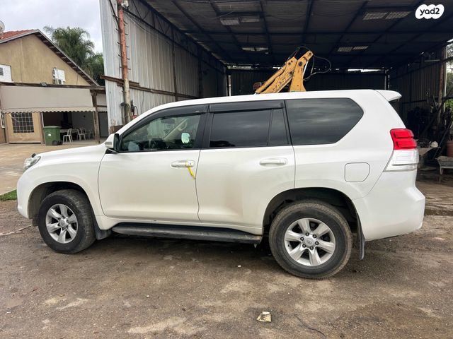 טויוטה לנד קרוזר