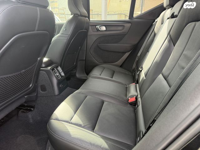 וולוו XC40