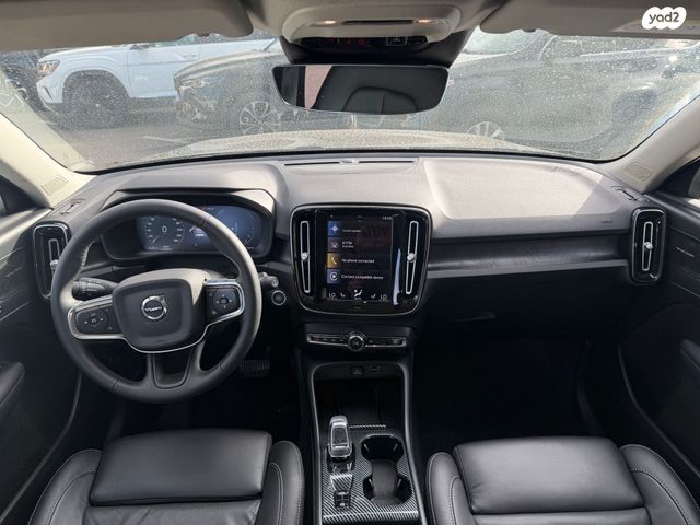 וולוו XC40