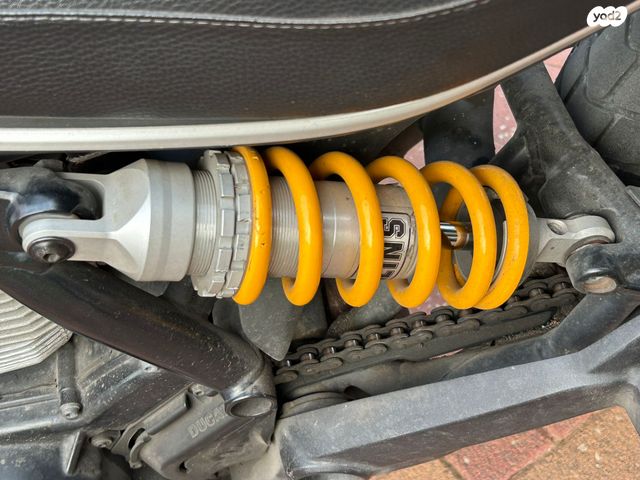 דוקאטי סקרמבלר 400