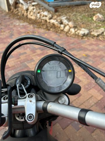 דוקאטי סקרמבלר 400