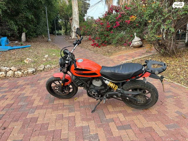 דוקאטי סקרמבלר 400