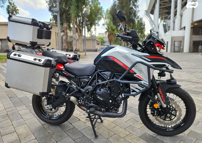 מודעת רכב בנלי TRK702X