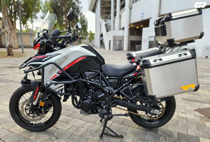 בנלי TRK702X