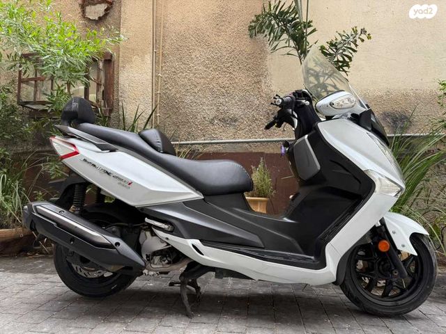 מודעת רכב סאן יאנג ג'וי-מקס 250