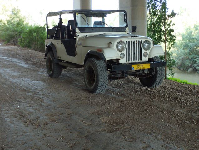 מודעת רכב ג'יפ CJ