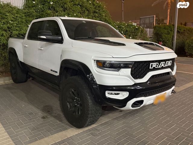 מודעת רכב דודג'