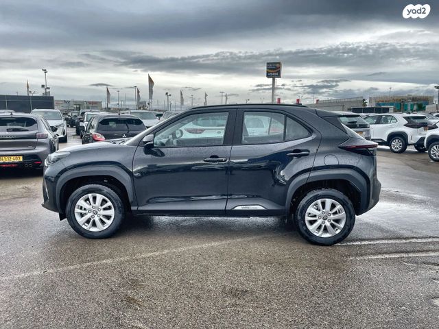 טויוטה יאריס קרוס