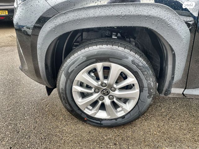 טויוטה יאריס קרוס