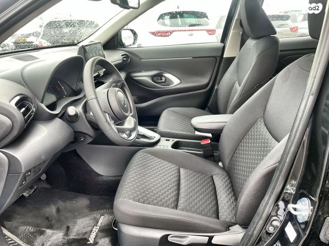 טויוטה יאריס קרוס