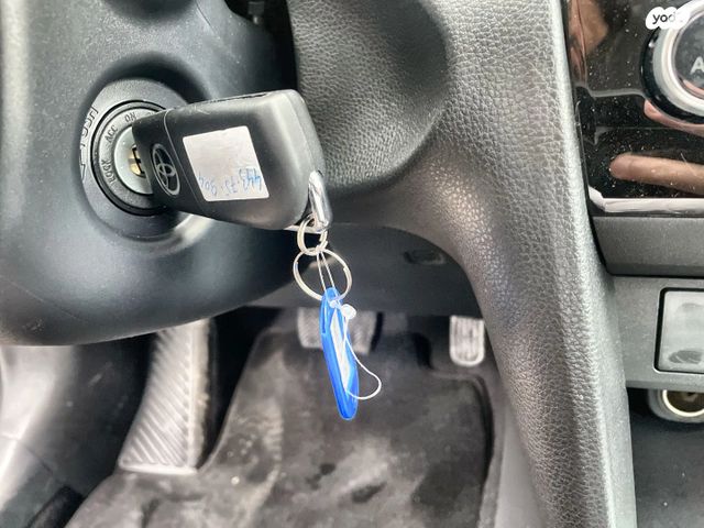 טויוטה יאריס קרוס