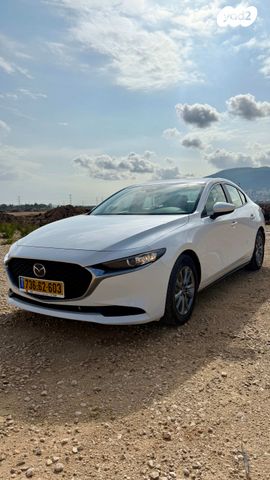 מודעת רכב מאזדה 3