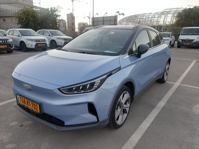 מודעת רכב ג׳ילי Geometry C