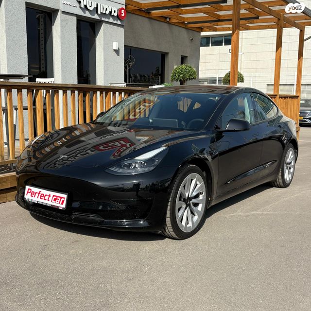 מודעת רכב טסלה מודל 3