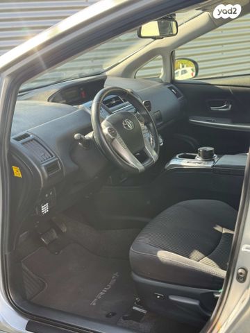 טויוטה פריוס פלוס