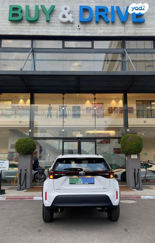 טויוטה יאריס קרוס