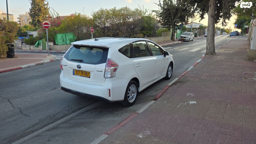 טויוטה פריוס פלוס