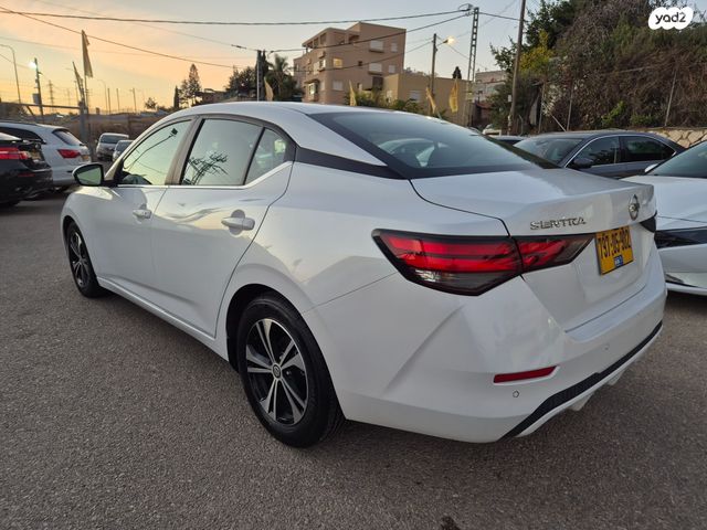 ניסאן סנטרה