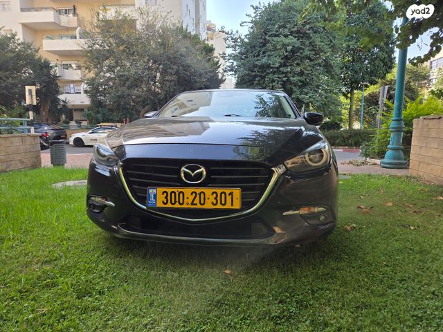 מודעת רכב מאזדה 3