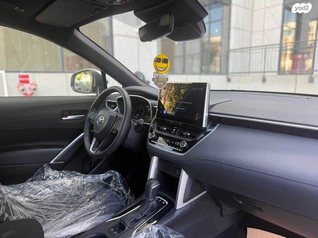 טויוטה קורולה קרוס