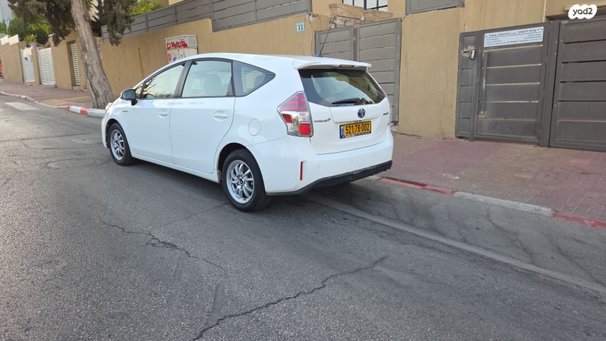 טויוטה פריוס פלוס