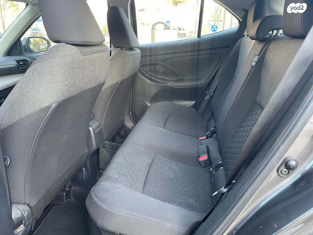 טויוטה יאריס קרוס