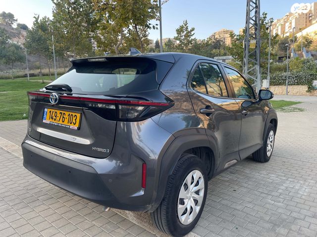 טויוטה יאריס קרוס