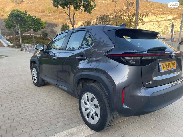 טויוטה יאריס קרוס